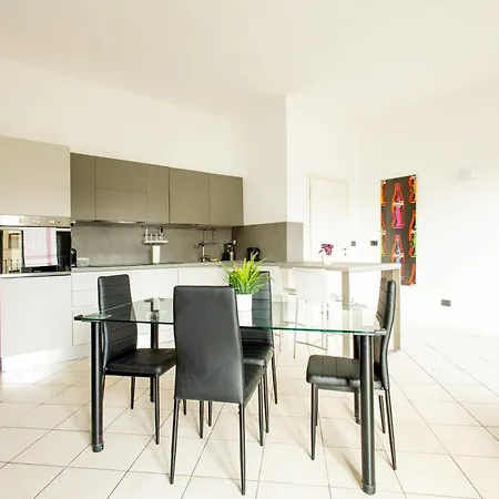 Casa Rebecca Elegant Cit Апартаменты *