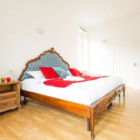 Апартаменты Casa Rebecca Elegant Cit *